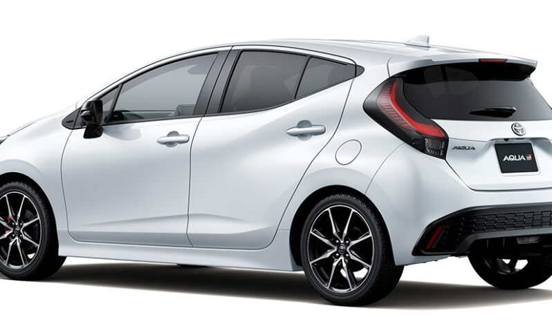 
								Toyota Aqua full									