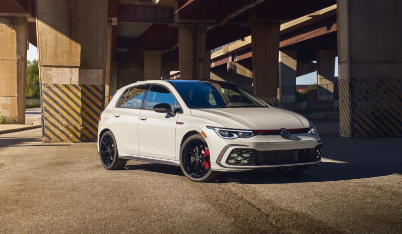 
								Volkswagen Golf full									