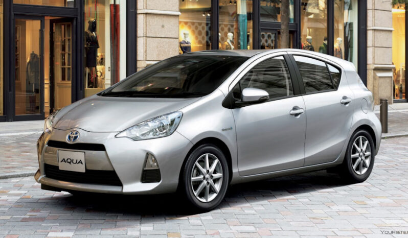 
								Toyota Aqua full									